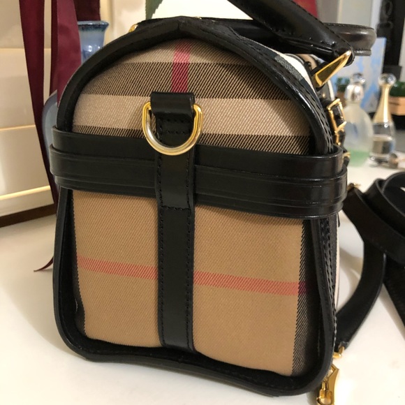 AUTHENTIC BURBERRY 2 way - Picture 5 of 14